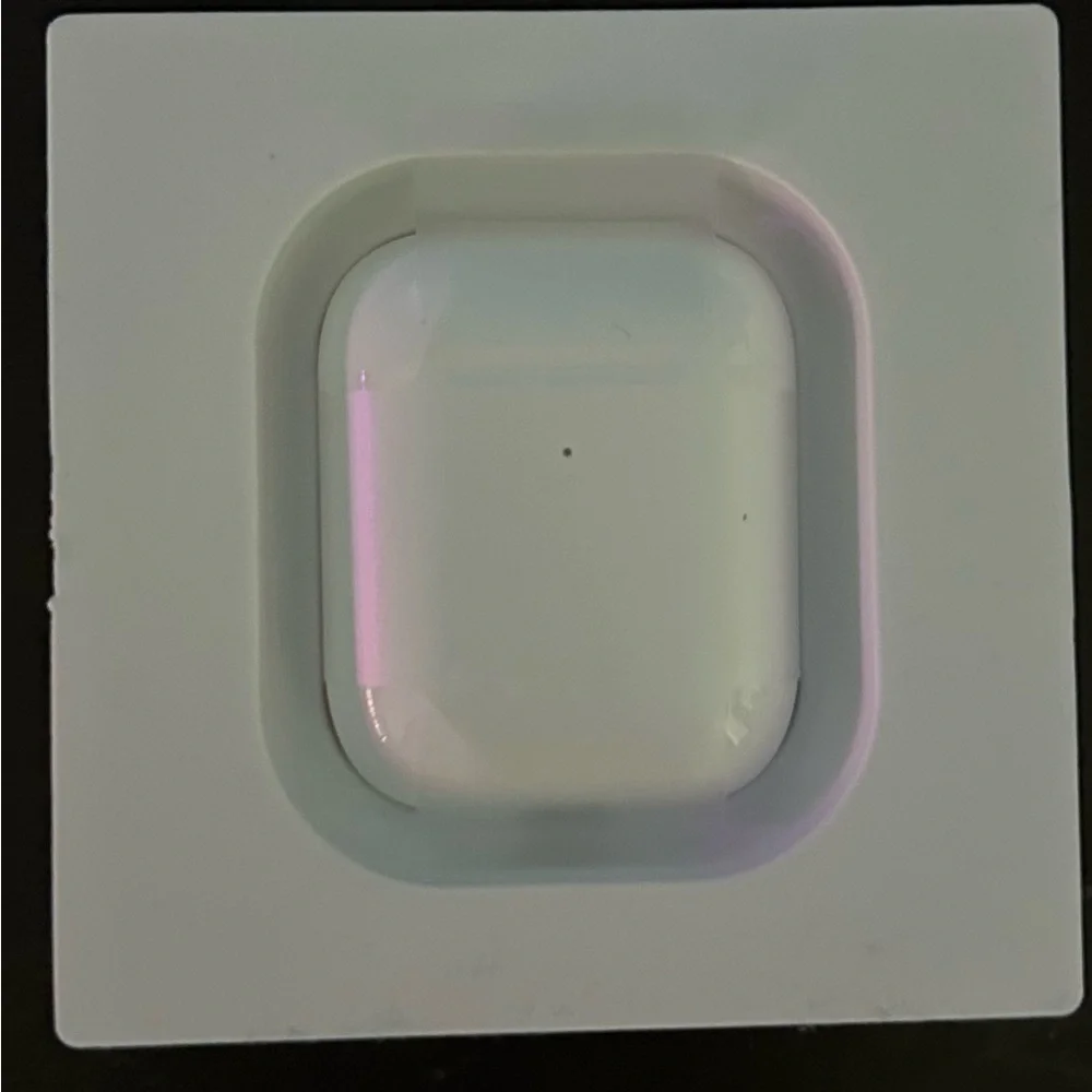 Apple AirPods with Wireless Charging Case - Classic White
